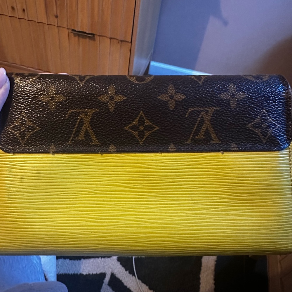 Louis Vuitton Monogram Yellow and Brown Clutch - Picture 3 of 14